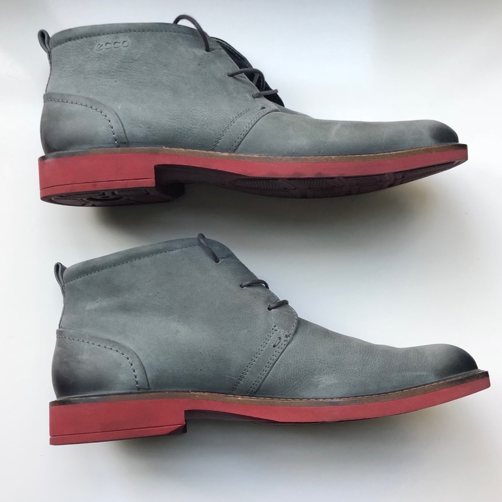 ECCO charcoal suede chukka size 10.5 (44 euro)